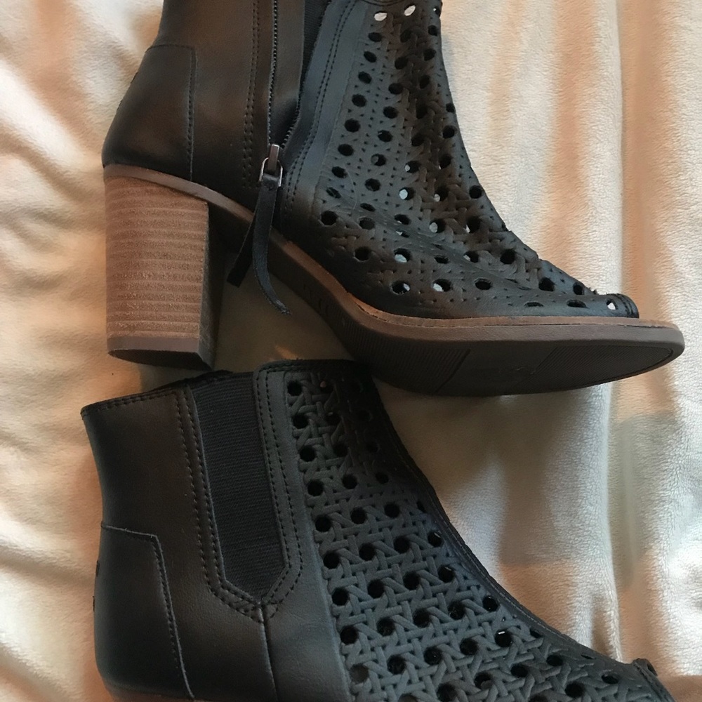 Toms black ankle bootie.